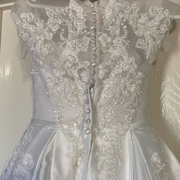 Oleg Cassini ball gown wedding dress - Picture 6 of 13